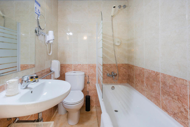 Bathroom 4, Hotel Camellot