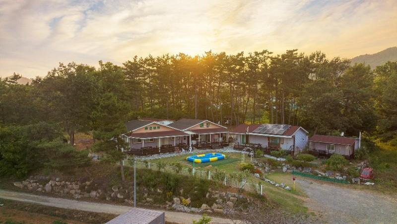 Others 4, Taean Solbitbada Pension, Taean