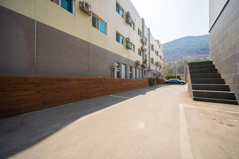Exterior & Views 1, Bugok HOTEL Hwawangsan Spa, Changnyeong