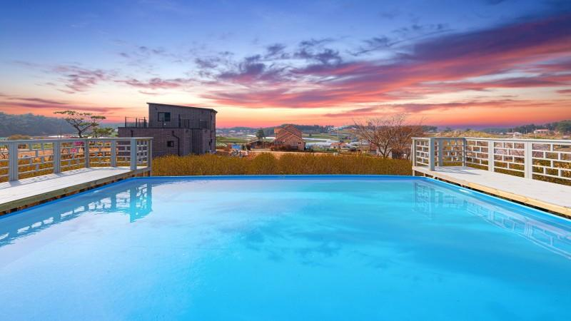 Others 3, Rainbow Castle Pension, Taean