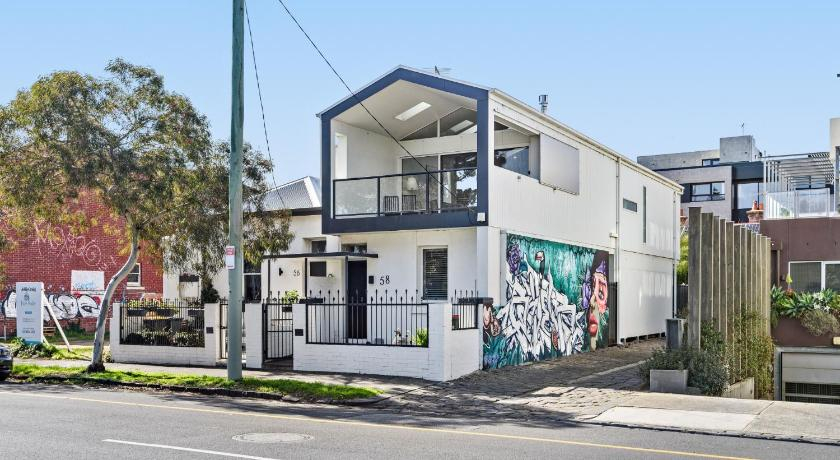 Incredible 3-Bed Home in The Heart of St Kilda, Port Phillip - St Kilda