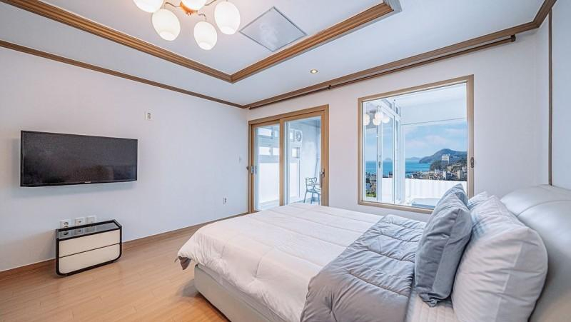 Bedroom 2, Geoje Island Sky Ari Pension, Geoje
