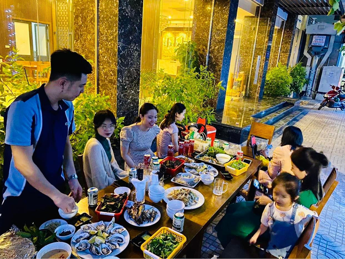 Food & Drinks 2, 1986 Hotel, Cửa Lò
