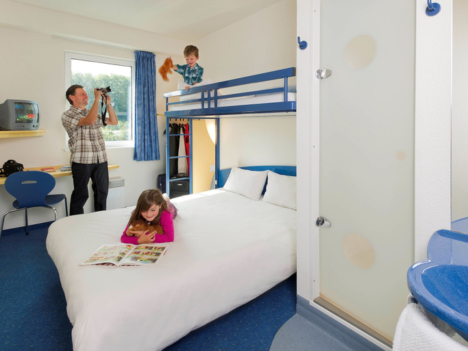 Bedroom 3, ibis budget Aachen Raeren Grenze, Liège