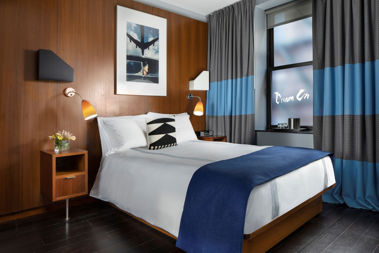 Bedroom 3, 6 Columbus Central Park Hotel, New York