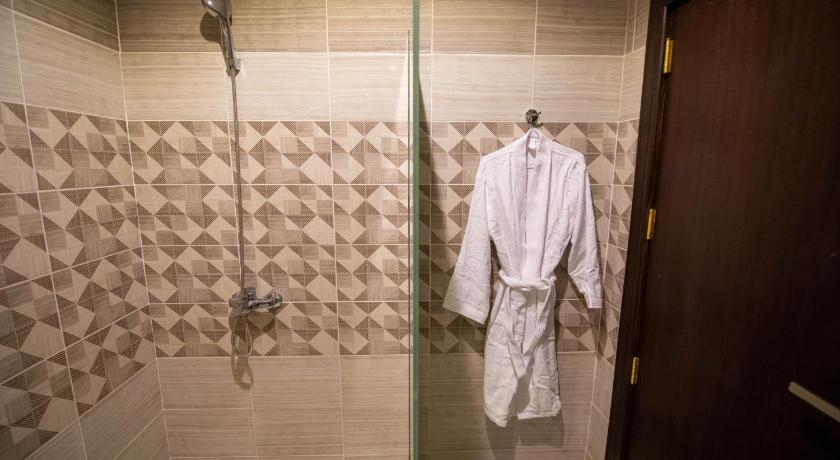 Bathroom, Laten Suites Al Nassim 3 Latin Breezes Suites, Jeddah