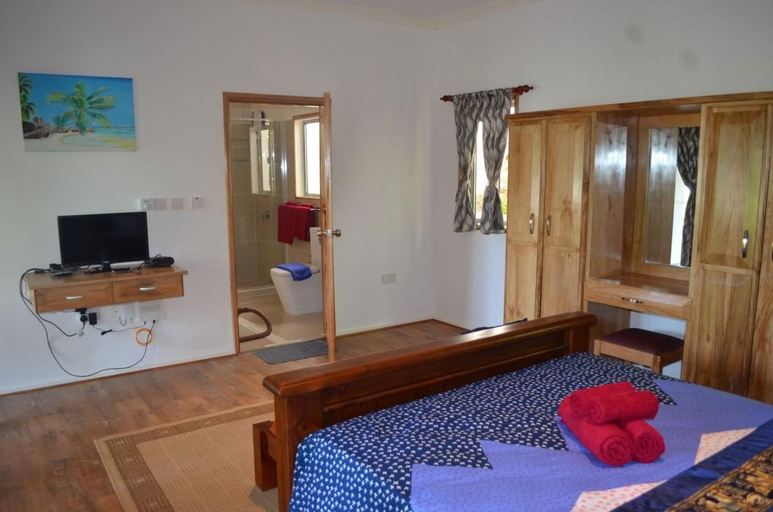Bedroom 2, Nid'Aigle