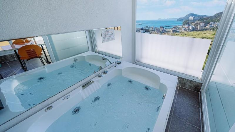 Bathroom 3, Geoje Island Sky Ari Pension, Geoje