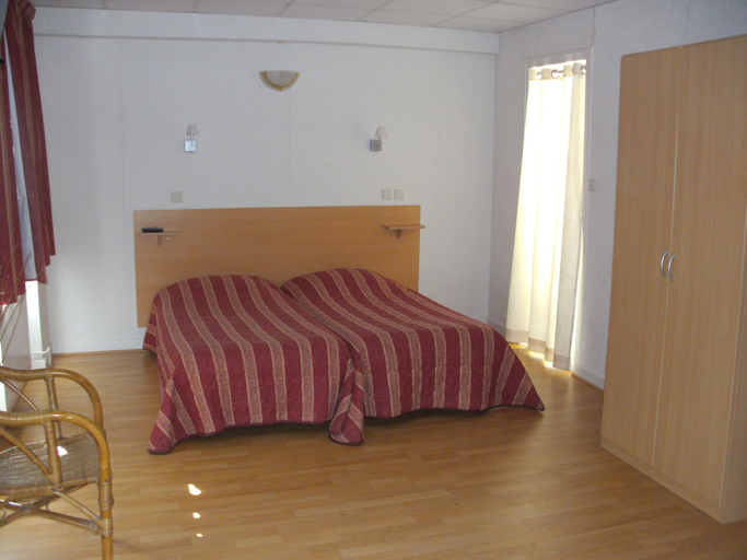 Bedroom 5, Hotel saint Paul, Meuse