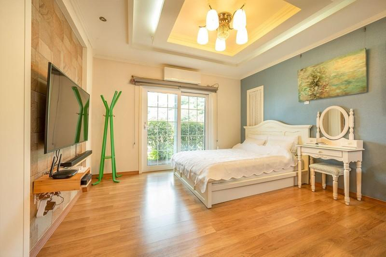 Bedroom 2, Tongyeong Liberte Pension, Tongyeong