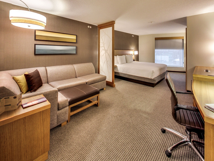 Bedroom 3, DoubleTree by Hilton Edmonton Downtown, Division No. 11