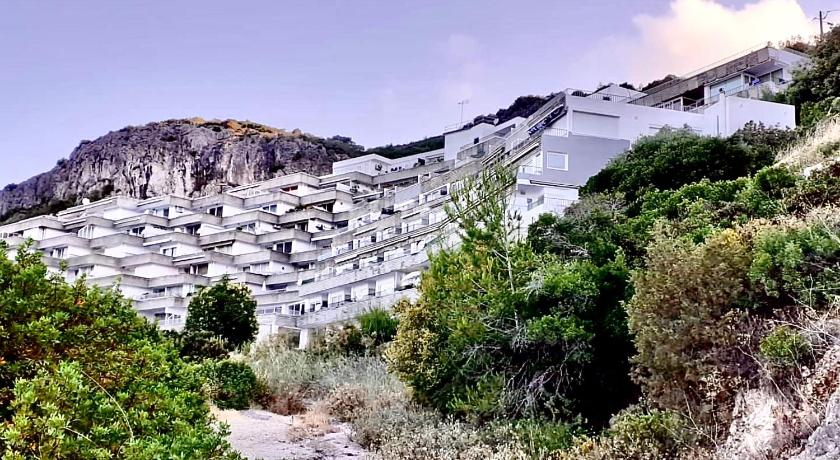 Axenic Oasis, Sesimbra