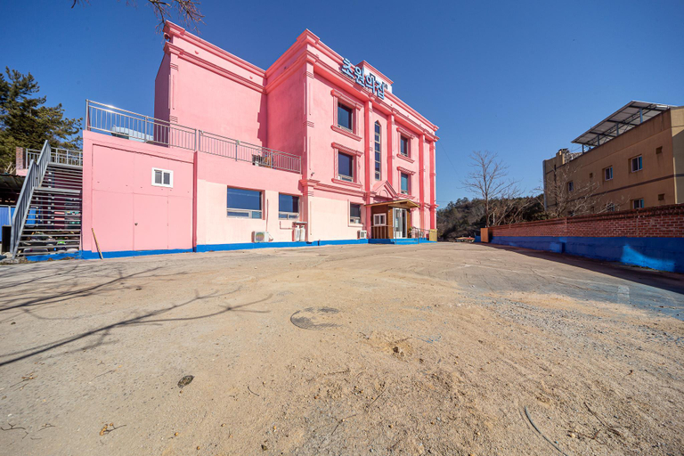 Exterior view 4, Yeongam Choweoneui Jip, Yeongam
