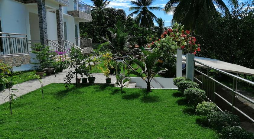 Exterior & Views, Marlene's Hilltop Villa, Balamban