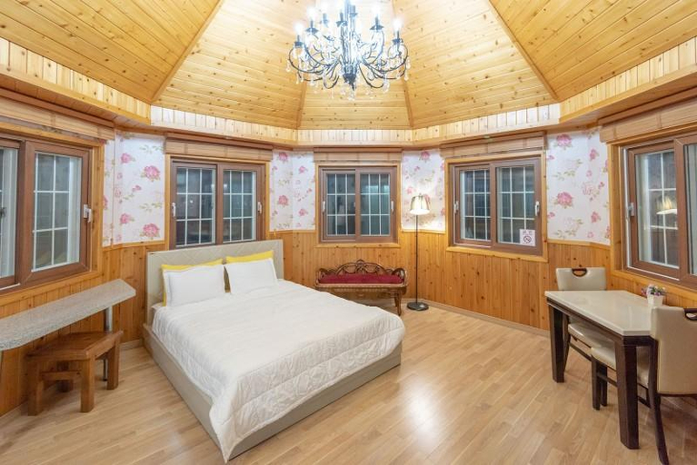 Bedroom 3, Geojedo Blue Castle Dog Pension, Geoje