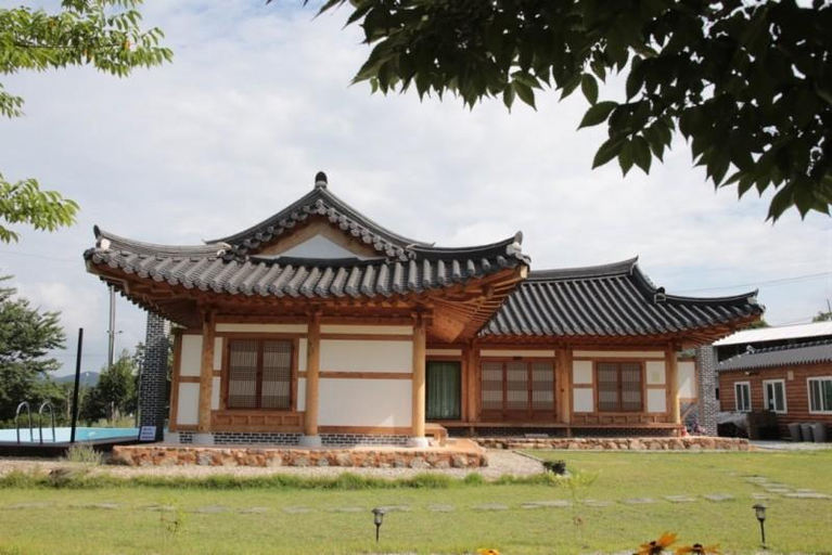 Others 2, Wanju Cheongpungheon Ok Pension, Wanju