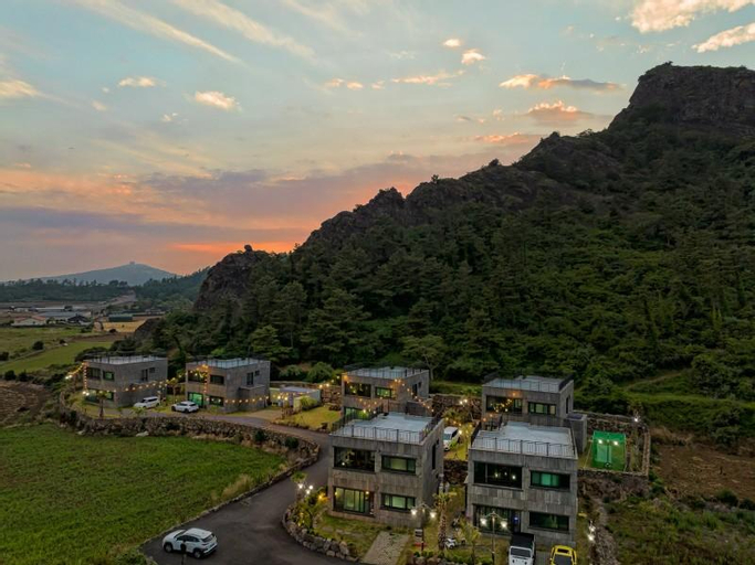Exterior & Views 5, Seogwipo JB Pool Villa Sagye Branch, Seogwipo