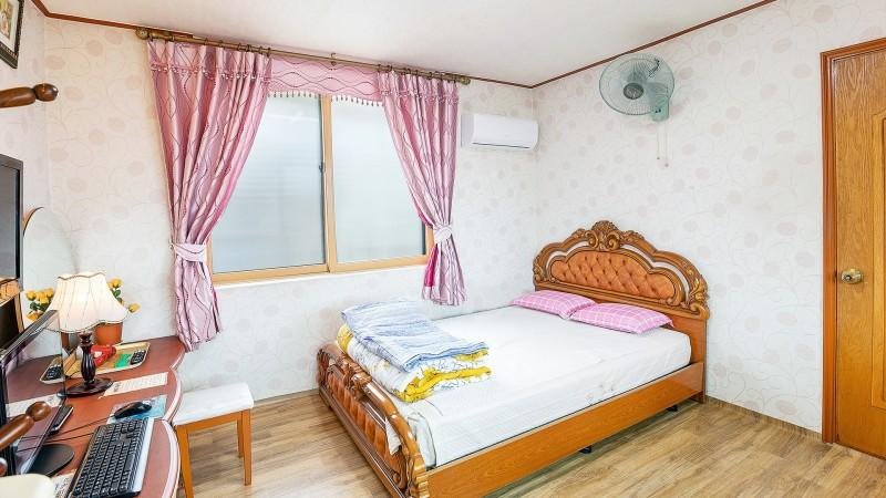 Bedroom 2, Sambong Condo Guest House Pension in Taean (Anmyeondo), Taean