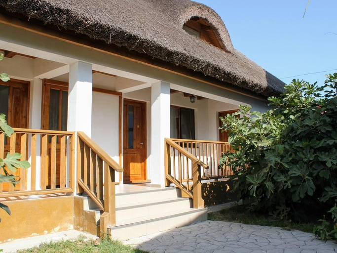 Others 2, Căsuța cu Stuf, Sfantu Gheorghe