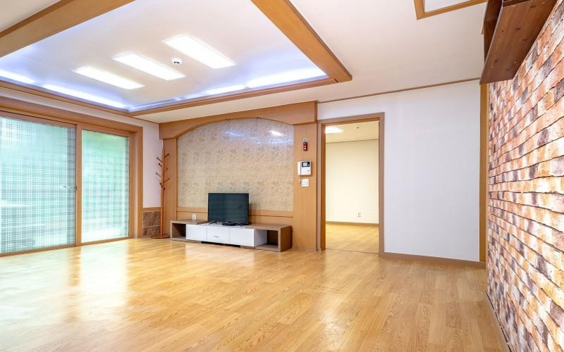 Others 5, Daebudo Rose Hill Pension, Hwaseong