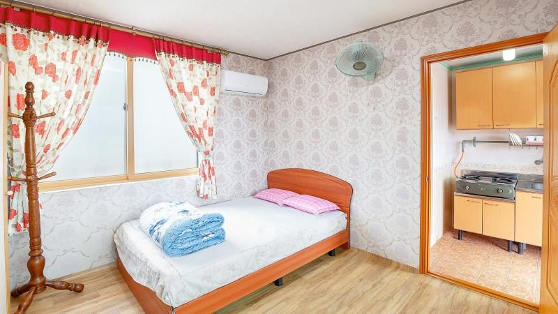 Bedroom 3, Sambong Condo Guest House Pension in Taean (Anmyeondo), Taean