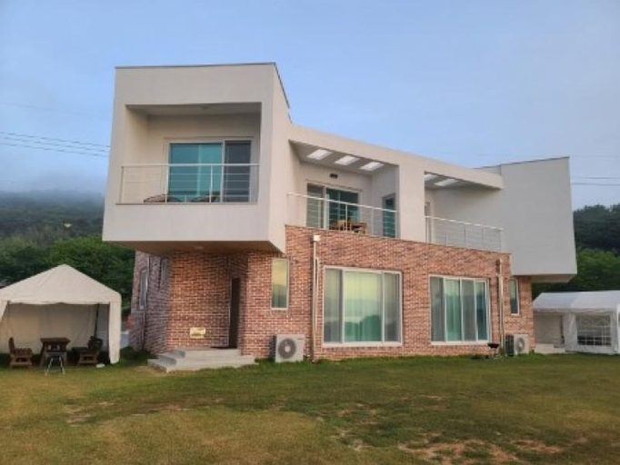 Exterior & Views, Jangseong Suyangho Pension, Jangseong