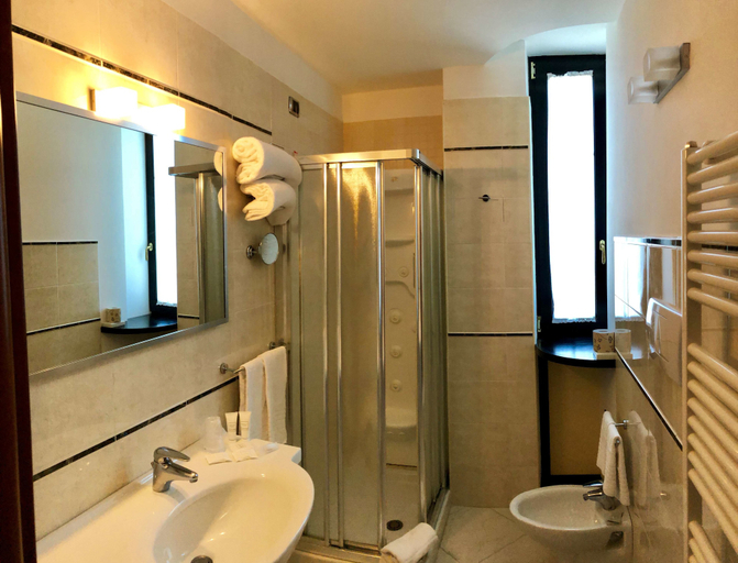 Bathroom 4, Best Western Hotel Nettuno, Brindisi