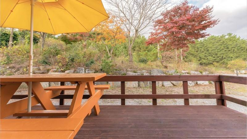 Others 3, Taean Bijou Pension, Taean
