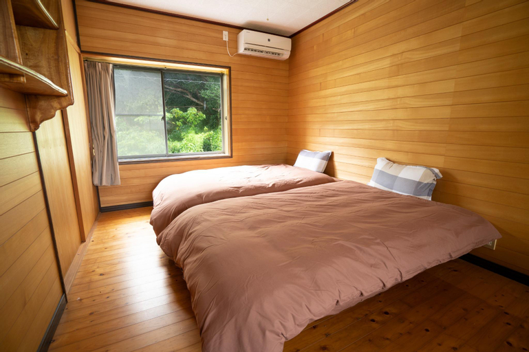 Guest house for rent IKI HOUSE SAIDOFURE Iki House, Iki
