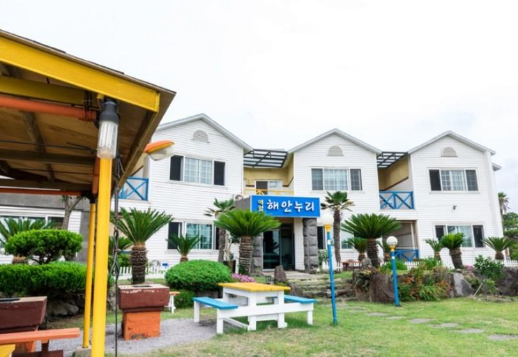 Exterior & Views 1, Jeju Aewol Haean Nuri Pension, Jeju