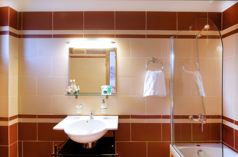 Bathroom 5, Miraluna Hotel, South Aegean