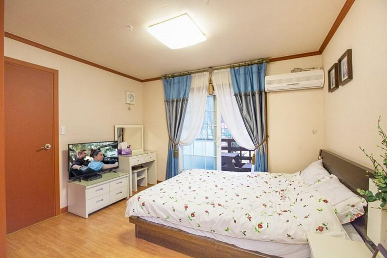 Bedroom 2, Pyeongchang Ephraim Pension, Pyeongchang