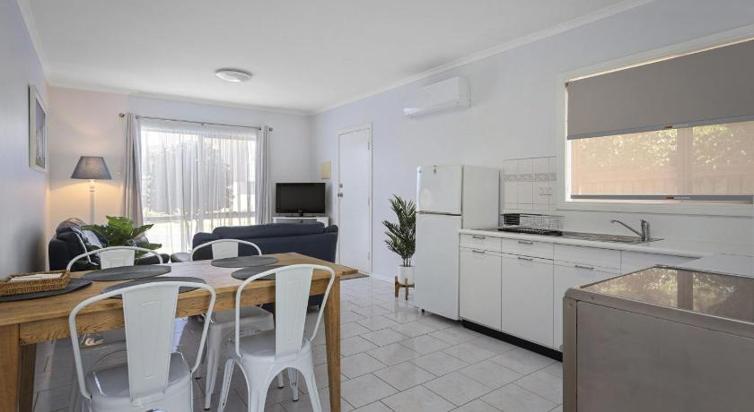 Scenic Beach Apartment, Colac-Otway - South