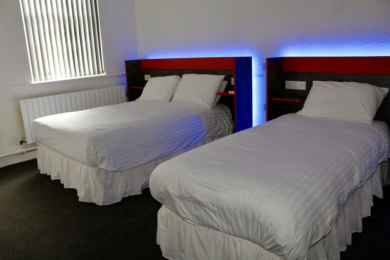 Bedroom 3, The Station Hotel and Banqueting, Sandwell