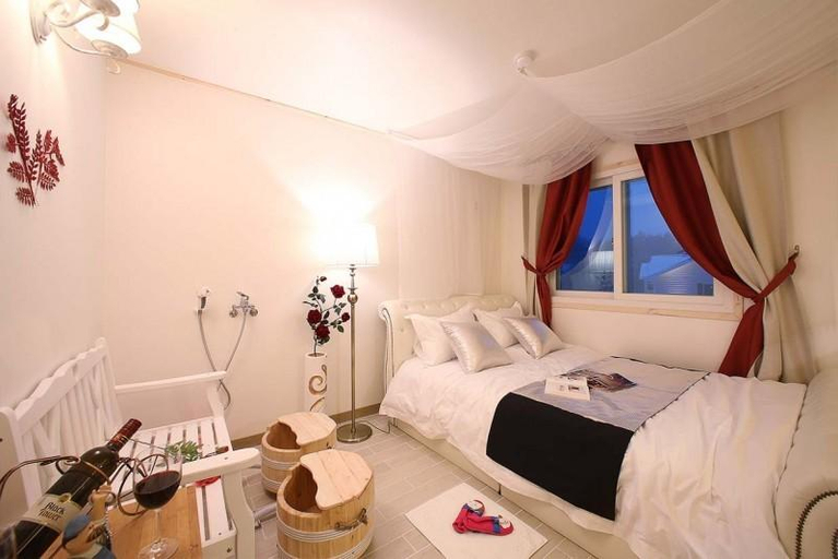 Bedroom 2, Jeongseon Amitie Pension, Jeongseon