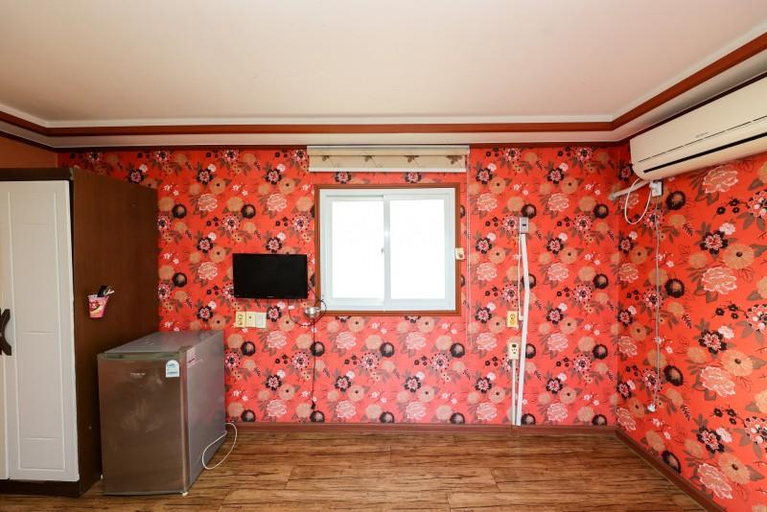 Bathroom, Taean da Somminbak, Taean