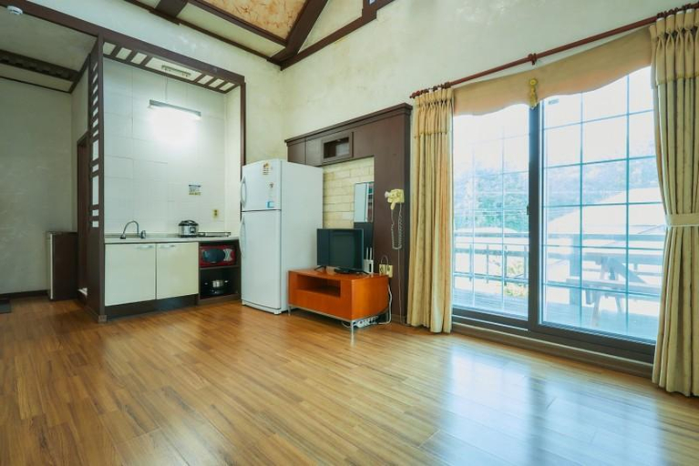 Others 3, Taean Wheelton Pension, Taean