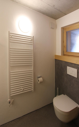 Bathroom, La Grange de Soulalex, Entremont