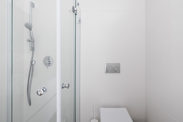 Bathroom, Elegant 2BD Apartment in Jaffa Area