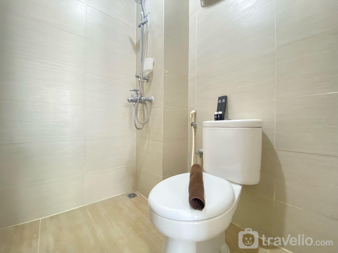 Bathroom 4, Gateway Pasteur 2BR near Pasteur Toll By Travelio, Bandung