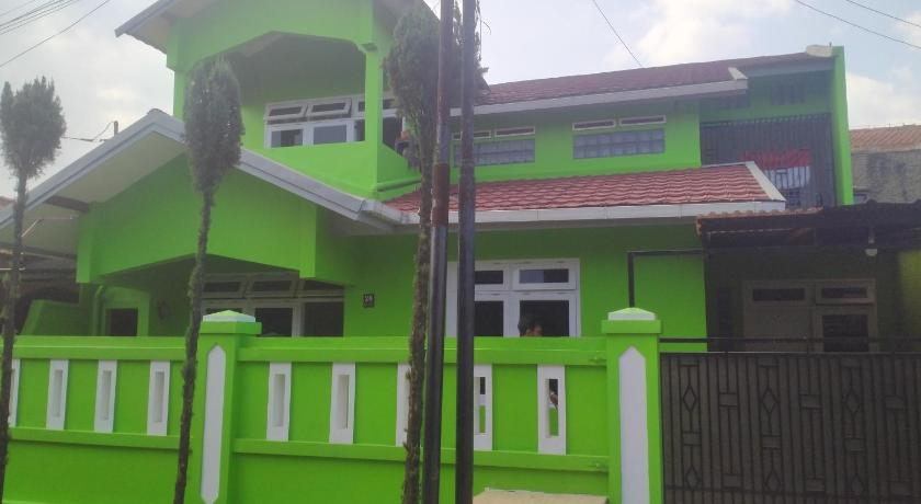 Exterior & Views, Borobudur Syariah Guest House, Cimahi
