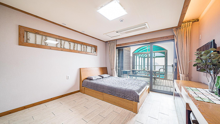 Bedroom 2, Taean Jajagnamu Resort, Taean