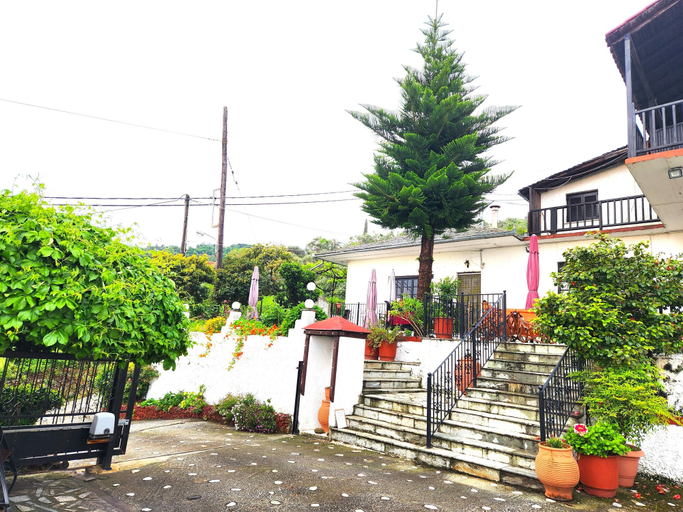 Exterior & Views 2, YALLA HOTEL CHOREFTO, Thessaly