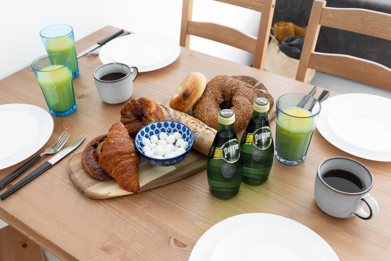 Food & Drinks, Elegant 2BD Apartment in Jaffa Area