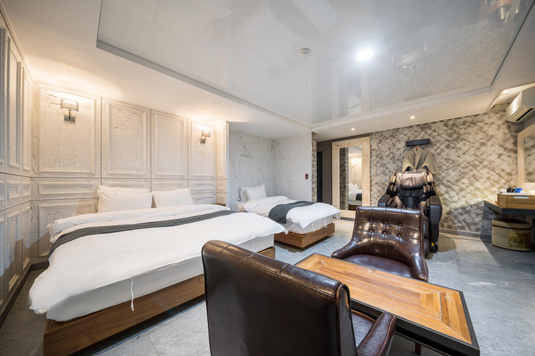 Bedroom 2, Daegu Seongseo JB Premium Hotel, Dalseong