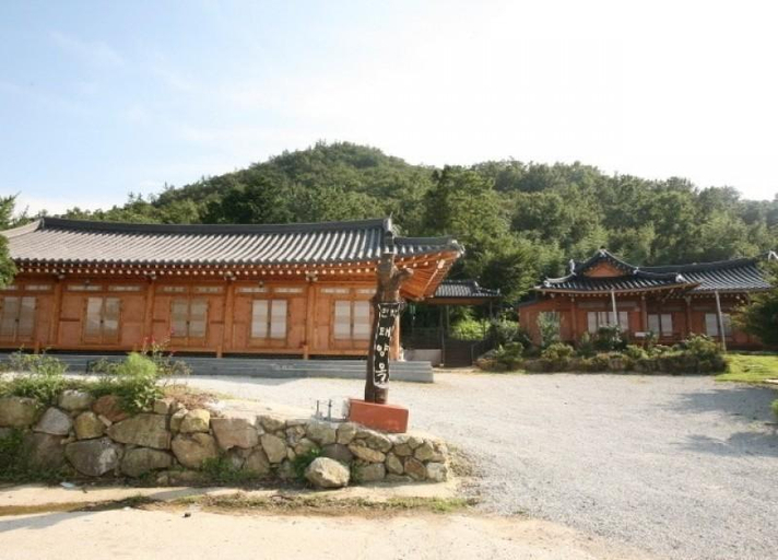 Exterior & Views 5, Haenam Teyang Hanok Pension, Haenam