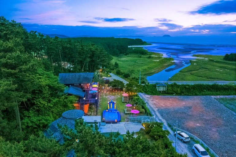 Others 5, Taean Haneulchae Pension, Taean