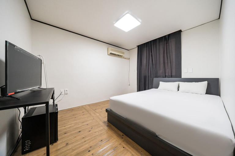 Bedroom, Jeju Munhwa Motel, Jeju