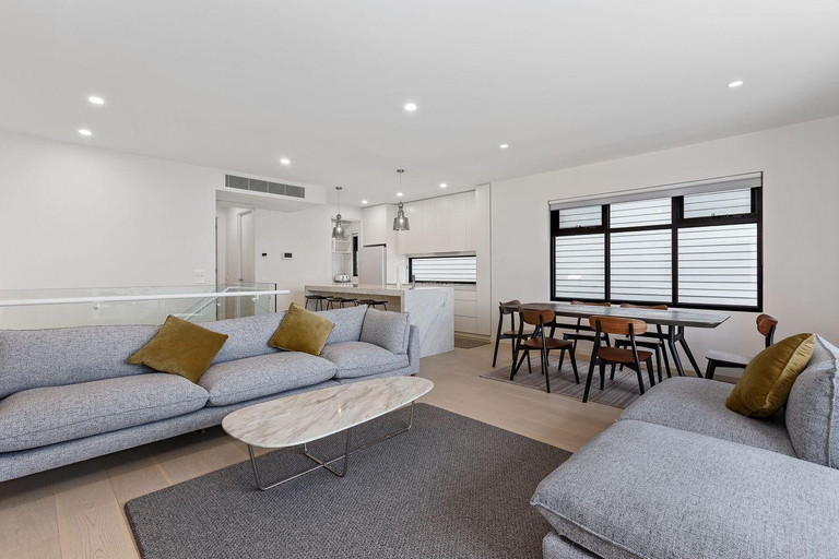 Others 5, luxurious 4 Bedroom Ocean View Holiday House, Colac-Otway - South