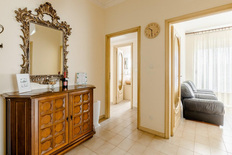 Bramante House - Intero Trilocale con Wi-Fi, Torino
